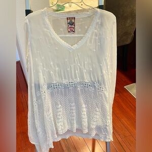 Johnny Was long sleeve White Rayon tunic